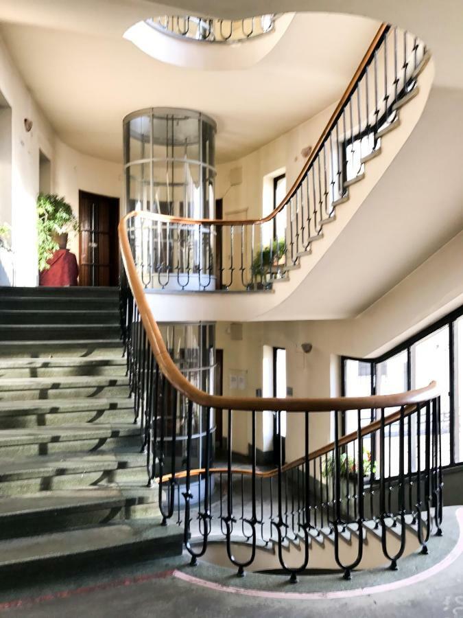 Spacious Bauhaus Icon Flat With Fitness Room In Central Buda, Close To The River And Margaret Island Budapesta Exterior foto